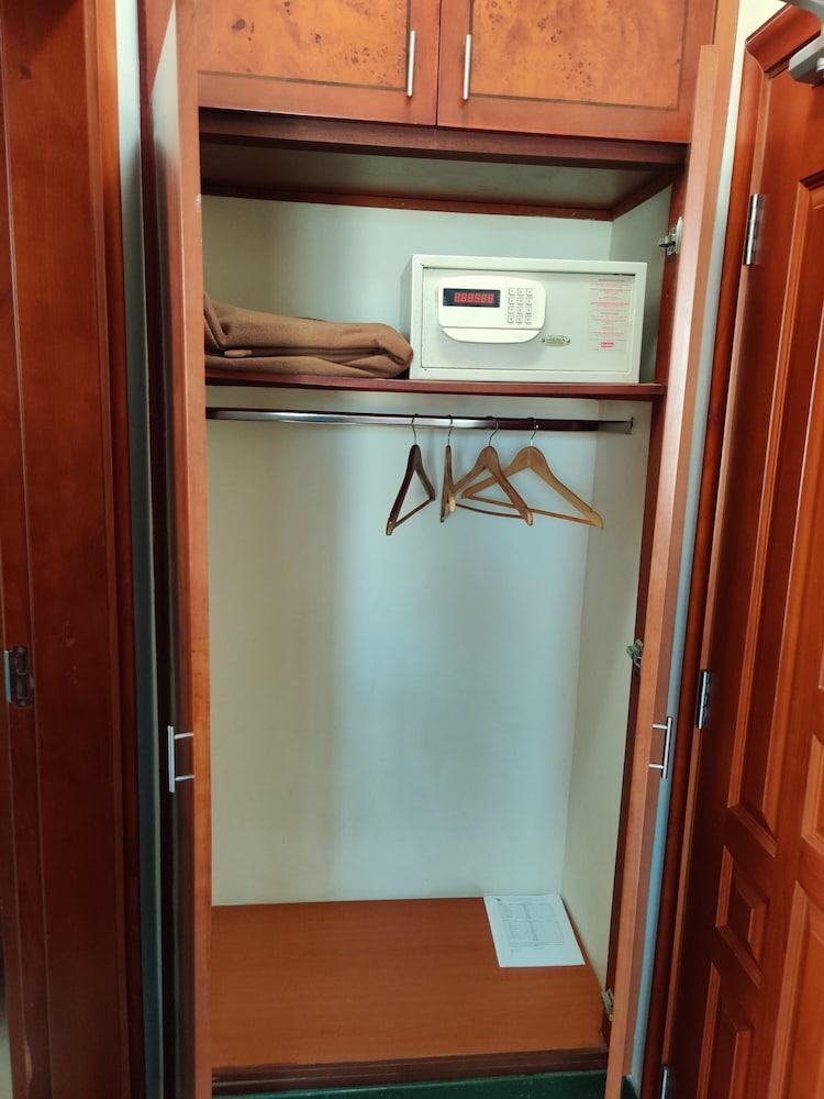 Hotel Nikko Towers Dar es Salaam Bagian luar foto